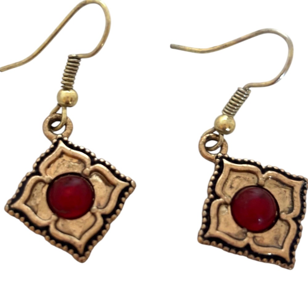Vintage Style Red Cabochon Antiqued Gold Tone Square‎ Filigree Drop Earrings - Picture 2 of 3